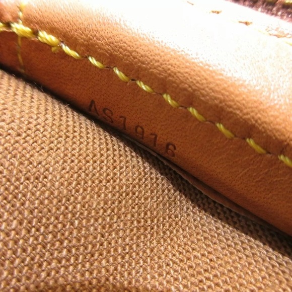 Auth DISCONTINUED ZIPPER TOTE LOUIS VUITTON - Picture 10 of 16